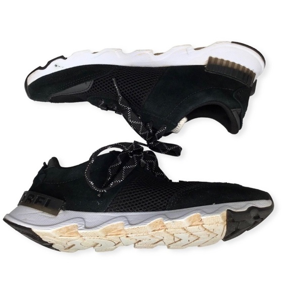 Sorel Kinetic Lite Lace Sneaker in Dark Green and Black. - Picture 1 of 12